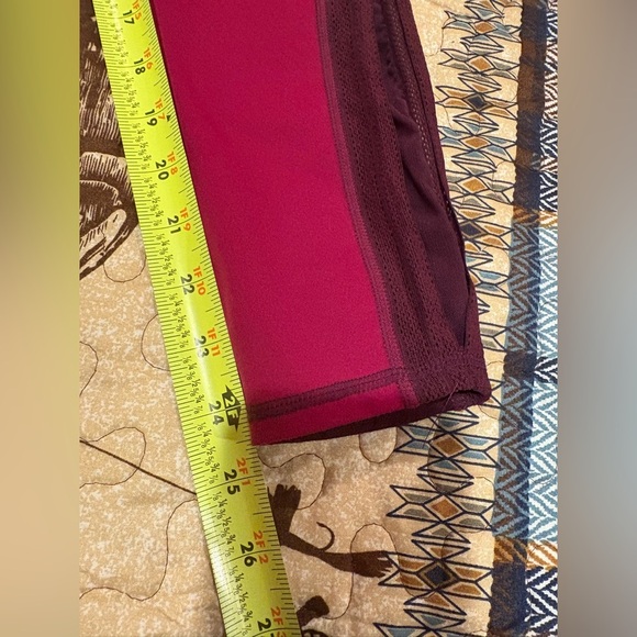 Fabletics Powerhold Pink Maroon Burgundy Cropped Athletic women’s leggings - Picture 11 of 12